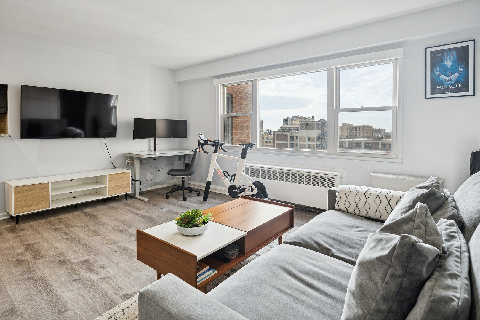 2909 N Sheridan Road 1001