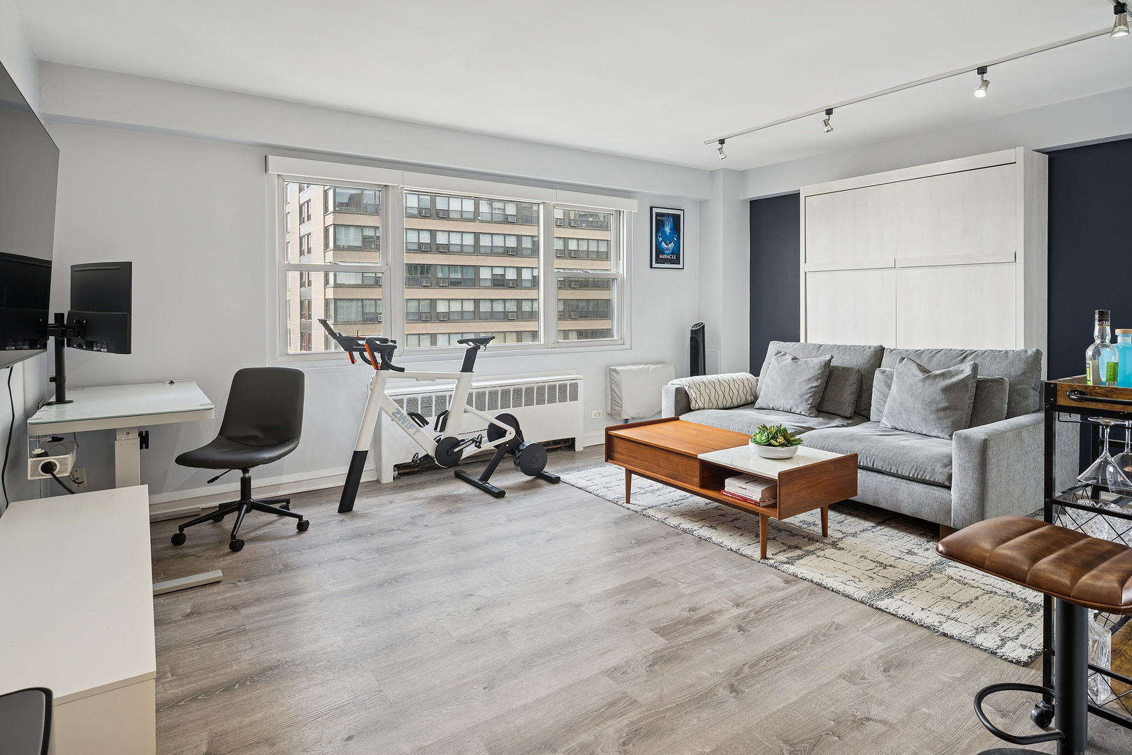 2909 N Sheridan Road 1001