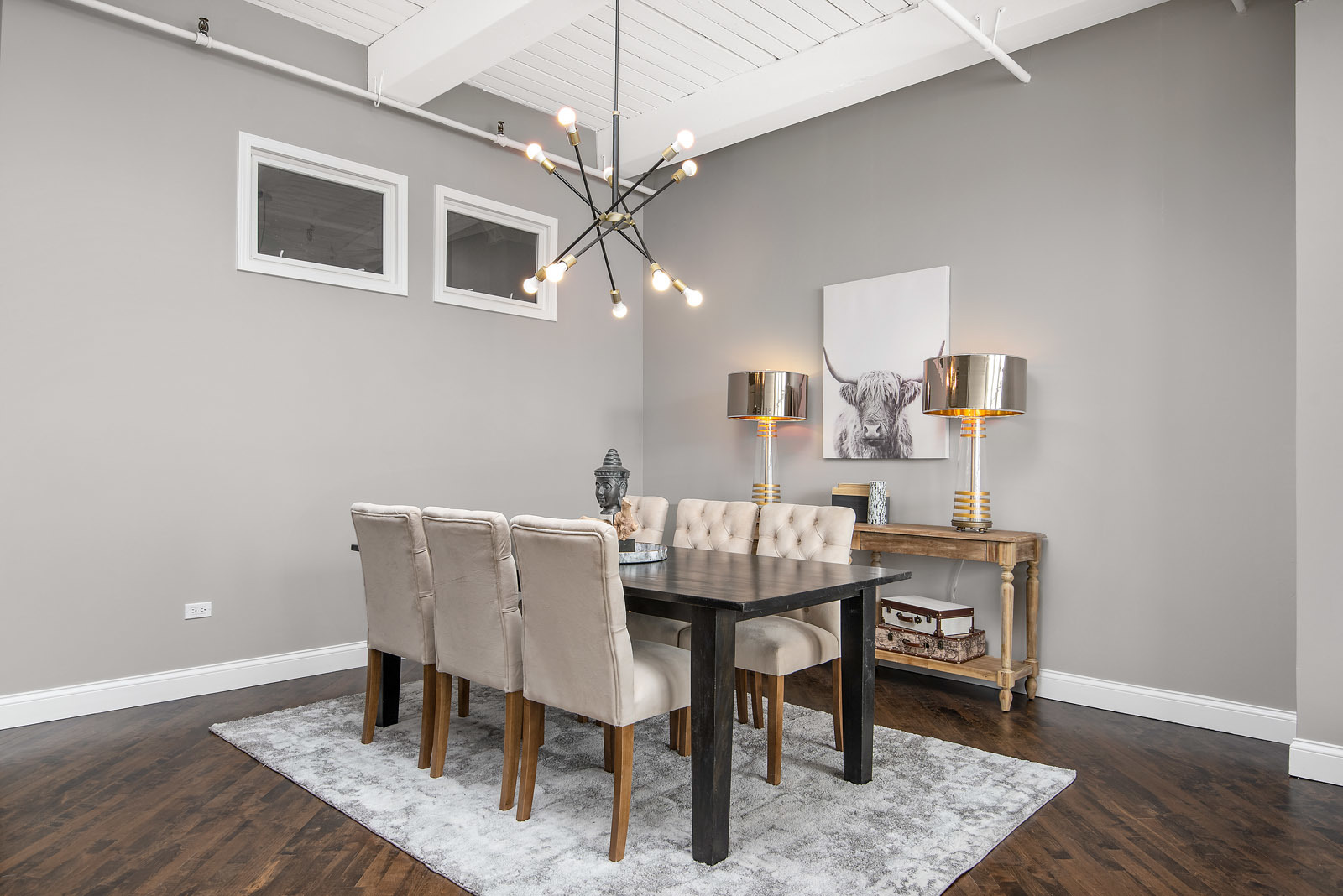 Chicago, Illinois 60607, United States, 3 Bedrooms Bedrooms, ,2 BathroomsBathrooms,Residential,Active,222579