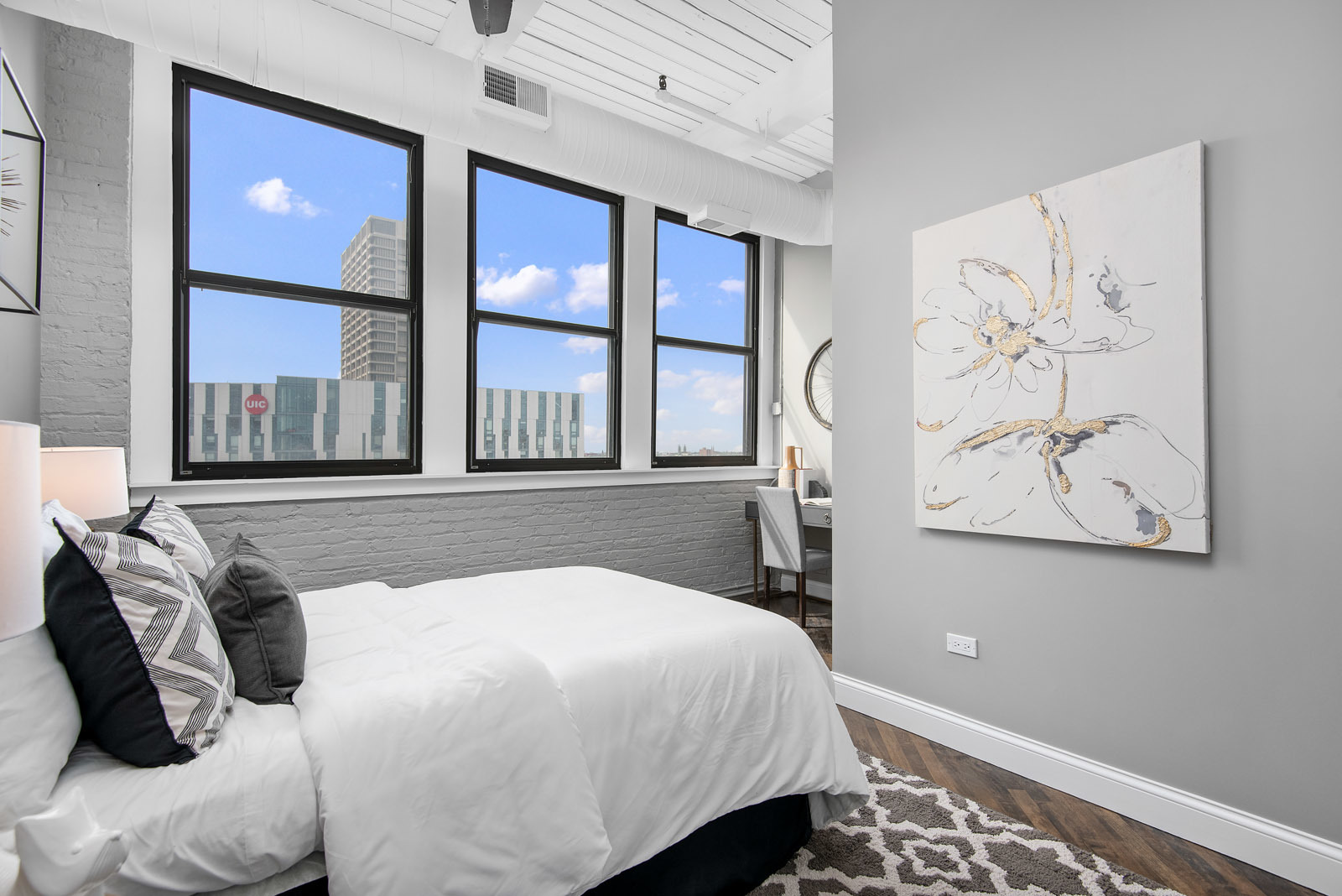 Chicago, Illinois 60607, United States, 3 Bedrooms Bedrooms, ,2 BathroomsBathrooms,Residential,Active,222579