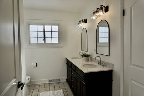 Tiny photo for 2018 E Ivy Lane, Mount Prospect, IL 60056 (MLS # 12612410)