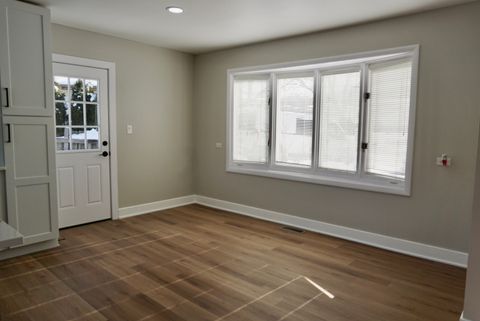 Tiny photo for 2018 E Ivy Lane, Mount Prospect, IL 60056 (MLS # 12612410)