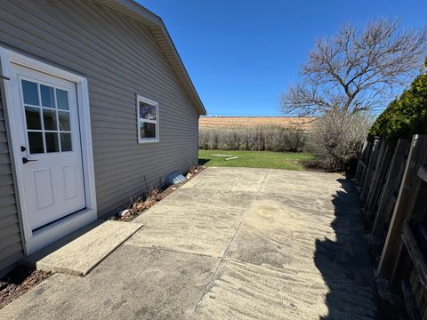 Tiny photo for 2018 E Ivy Lane, Mount Prospect, IL 60056 (MLS # 12612410)