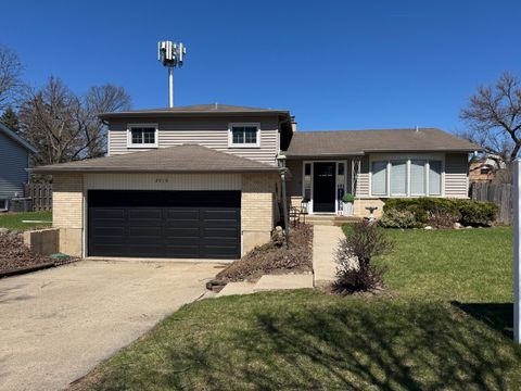 Photo of 2018 E Ivy Lane, Mount Prospect, IL 60056 (MLS # 12612410)