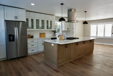 Tiny photo for 2018 E Ivy Lane, Mount Prospect, IL 60056 (MLS # 12612410)