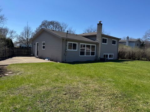 Tiny photo for 2018 E Ivy Lane, Mount Prospect, IL 60056 (MLS # 12612410)