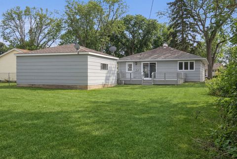 Tiny photo for 2404 Sigwalt Street, Rolling Meadows, IL 60008 (MLS # 12539997)