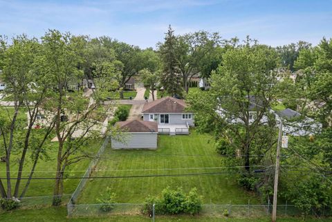 Tiny photo for 2404 Sigwalt Street, Rolling Meadows, IL 60008 (MLS # 12539997)