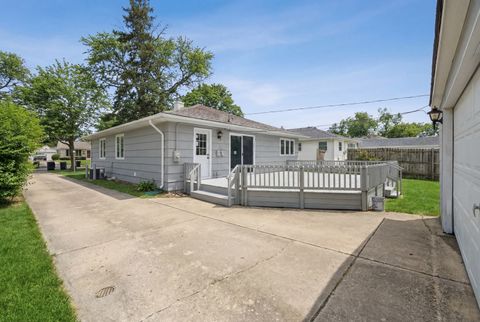 Tiny photo for 2404 Sigwalt Street, Rolling Meadows, IL 60008 (MLS # 12539997)