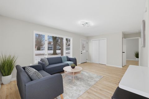 Tiny photo for 2404 Sigwalt Street, Rolling Meadows, IL 60008 (MLS # 12539997)