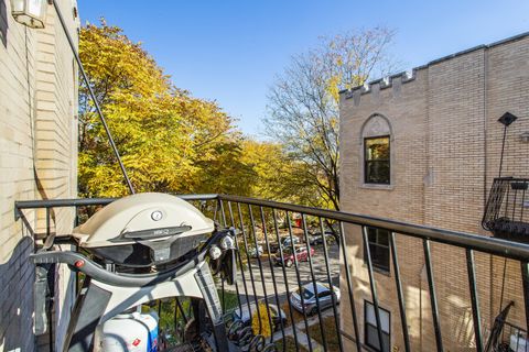 Tiny photo for 4444 N DAMEN Avenue #4E, Chicago, IL 60625 (MLS # 12514592)