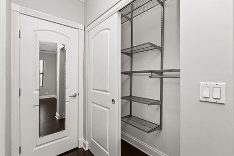 Tiny photo for 4444 N DAMEN Avenue #4E, Chicago, IL 60625 (MLS # 12514592)