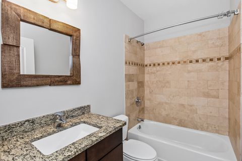 Tiny photo for 4444 N DAMEN Avenue #4E, Chicago, IL 60625 (MLS # 12514592)