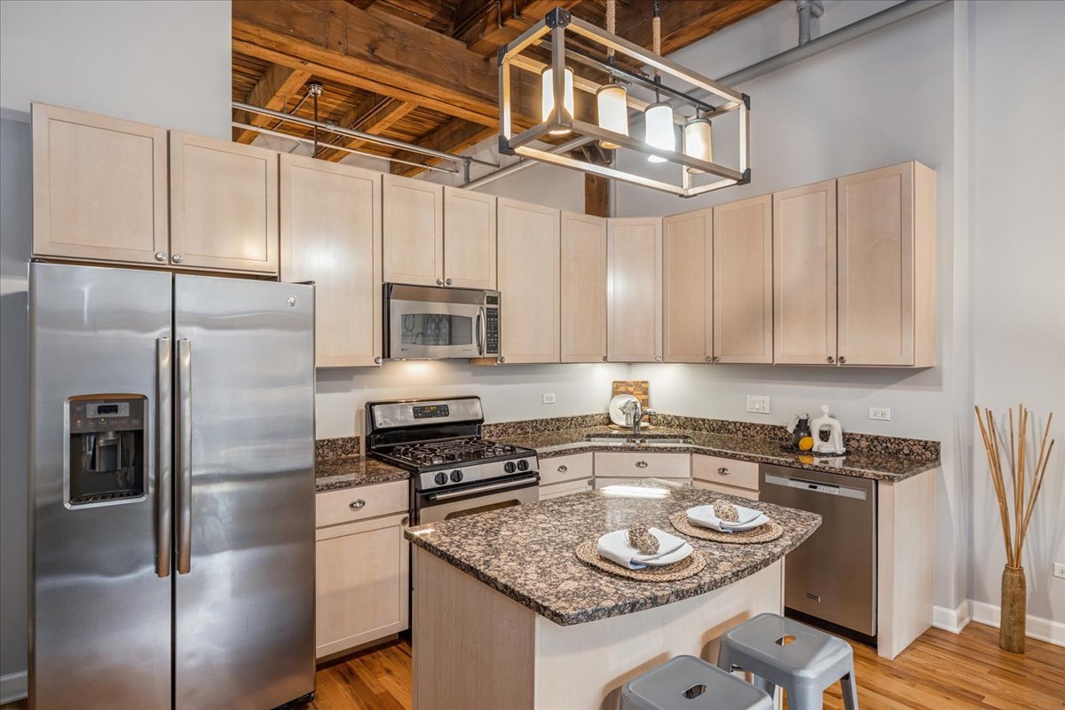 824 W Superior Street 303