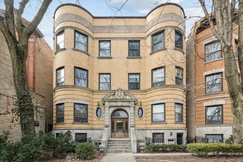 Photo of 4028 N Sheridan Road #1R, Chicago, IL 60613 (MLS # 12570087)