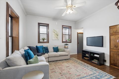 Tiny photo for 4028 N Sheridan Road #1R, Chicago, IL 60613 (MLS # 12570087)