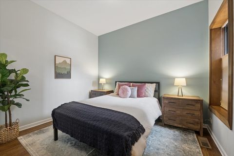 Tiny photo for 4028 N Sheridan Road #1R, Chicago, IL 60613 (MLS # 12570087)