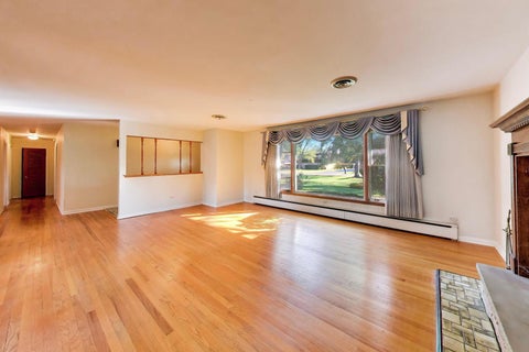 Tiny photo for 102 W Stratford Place, Mount Prospect, IL 60056 (MLS # 12789791)