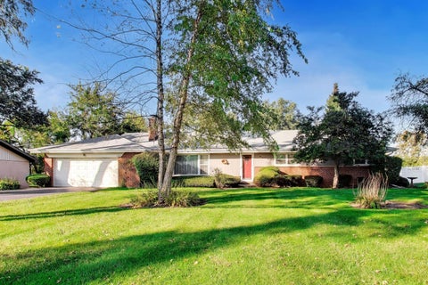 Tiny photo for 102 W Stratford Place, Mount Prospect, IL 60056 (MLS # 12789791)