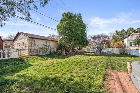 Tiny photo for 1060 Catherine Street, Joliet, IL 60435 (MLS # 12515604)