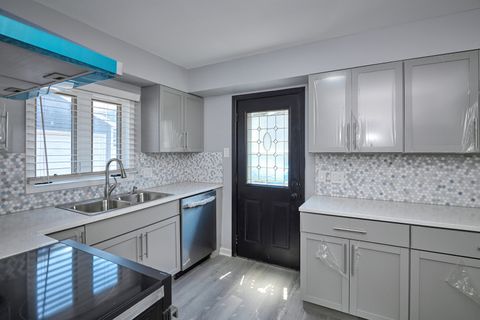 Tiny photo for 257 N Grace Street, Lombard, IL 60148 (MLS # 12606191)