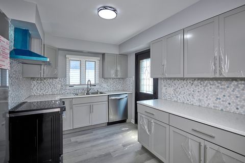 Tiny photo for 257 N Grace Street, Lombard, IL 60148 (MLS # 12606191)