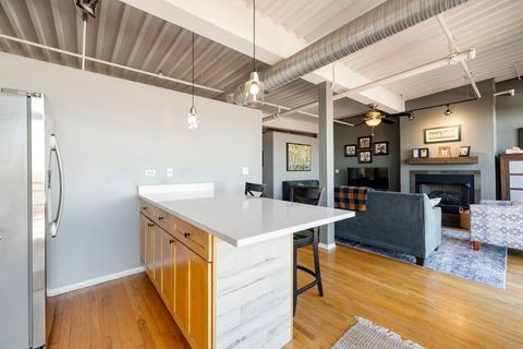 Tiny photo for 2911 N Western Avenue #513, Chicago, IL 60618 (MLS # 12514513)