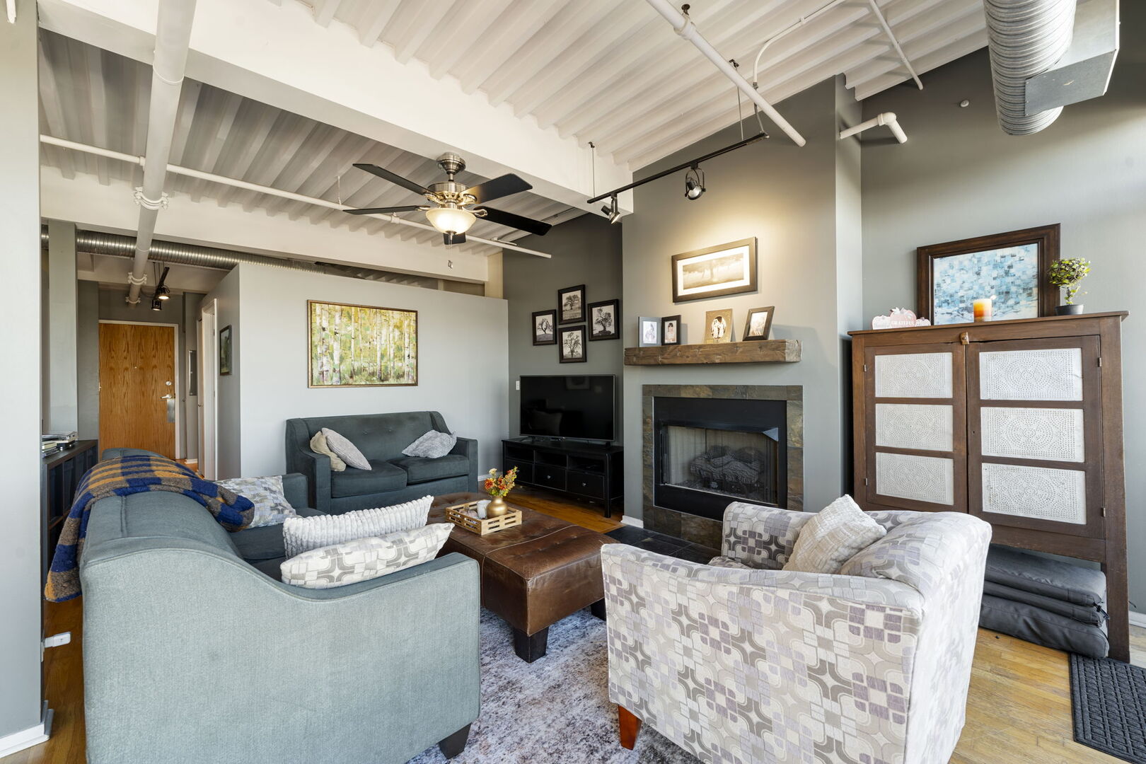 2911 N Western Avenue 513