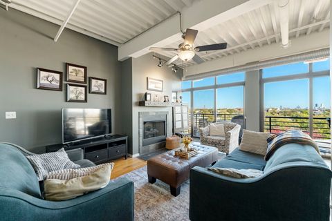 Tiny photo for 2911 N Western Avenue #513, Chicago, IL 60618 (MLS # 12514513)