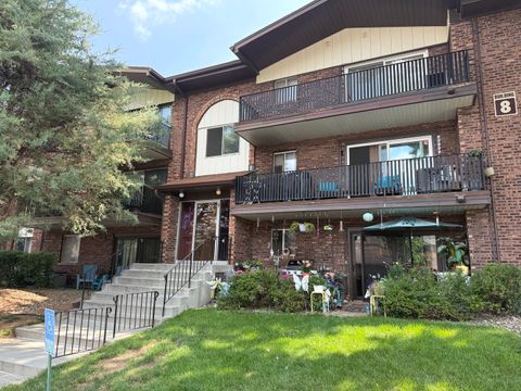 Photo of 13933 James Drive #820, Crestwood, IL 60418 (MLS # 12473763) Photo of 13933 James Drive #820, Crestwood, IL 60418 (MLS # 12473763)