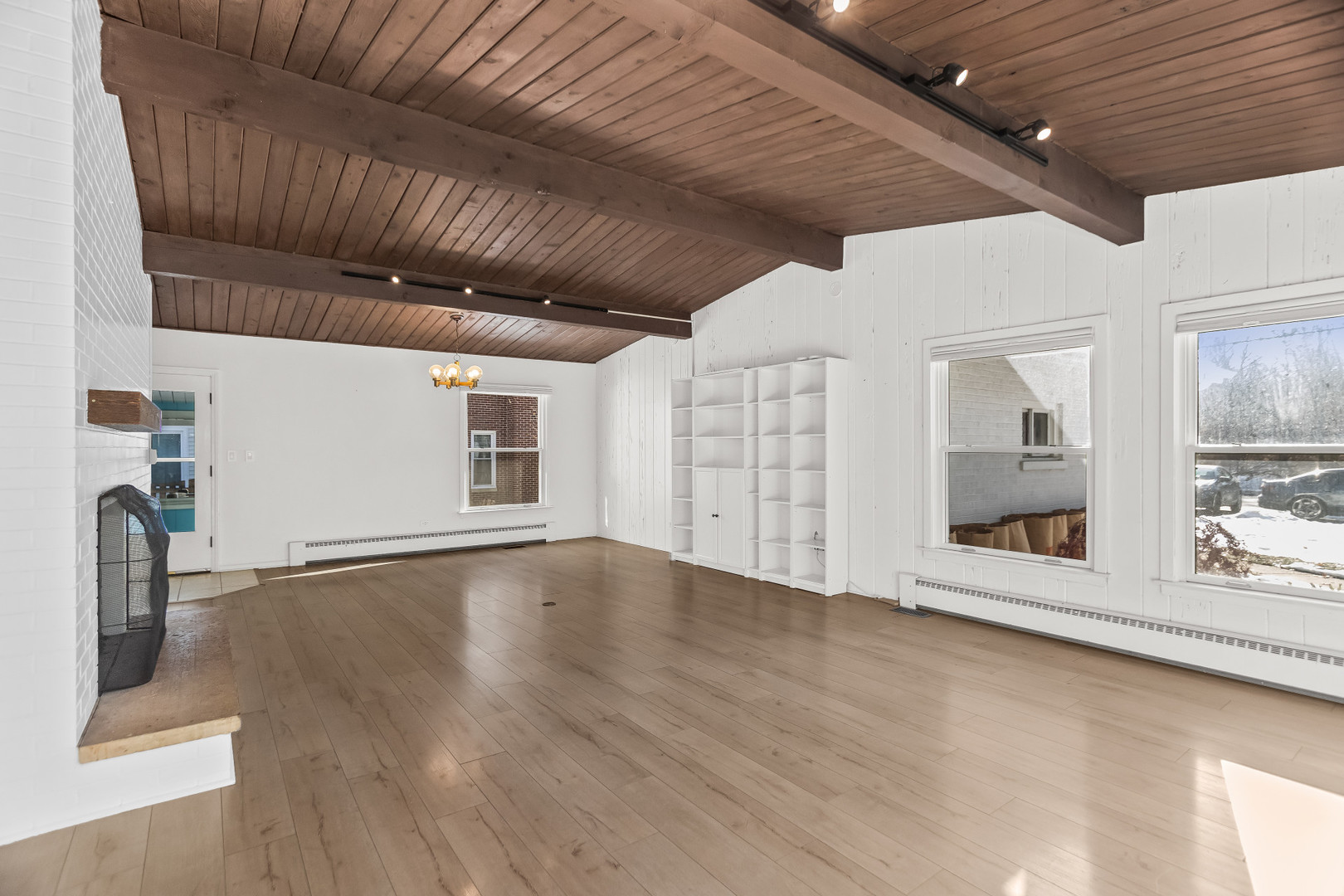 537 County Line Road