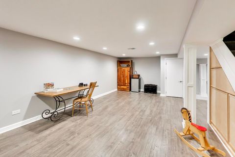 Tiny photo for 200 S Derbyshire Lane, Arlington Heights, IL 60004 (MLS # 12547738)