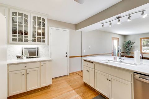 Tiny photo for 200 S Derbyshire Lane, Arlington Heights, IL 60004 (MLS # 12547738)