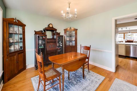 Tiny photo for 200 S Derbyshire Lane, Arlington Heights, IL 60004 (MLS # 12547738)