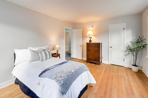 Tiny photo for 200 S Derbyshire Lane, Arlington Heights, IL 60004 (MLS # 12547738)