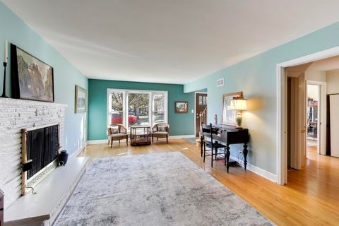 Tiny photo for 200 S Derbyshire Lane, Arlington Heights, IL 60004 (MLS # 12547738)