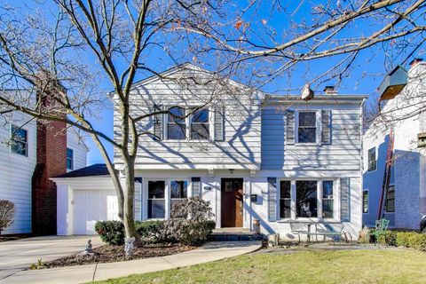 Photo of 200 S Derbyshire Lane, Arlington Heights, IL 60004 (MLS # 12547738)