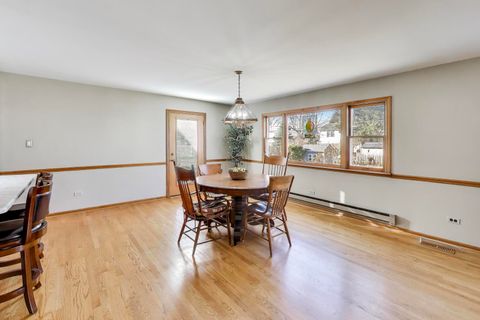 Tiny photo for 200 S Derbyshire Lane, Arlington Heights, IL 60004 (MLS # 12547738)
