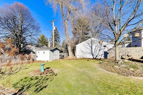 Tiny photo for 200 S Derbyshire Lane, Arlington Heights, IL 60004 (MLS # 12547738)