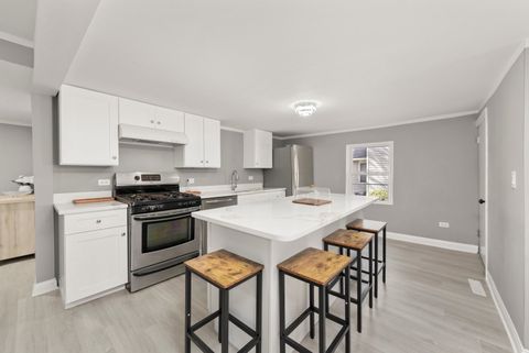 Tiny photo for 608 E Washington Street, Joliet, IL 60433 (MLS # 12489523)