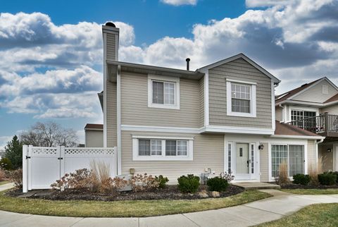 Photo of 693 Le Parc Circle, Buffalo Grove, IL 60089 (MLS # 12548576)