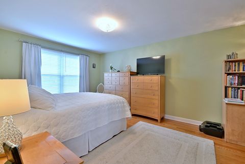 Tiny photo for 693 Le Parc Circle, Buffalo Grove, IL 60089 (MLS # 12548576)