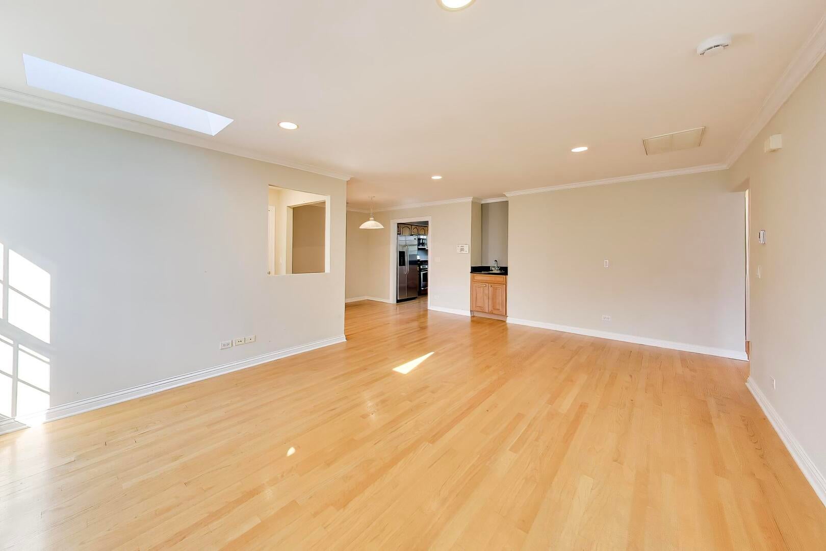 215 S EVERGREEN Avenue C