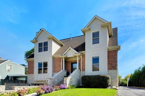 Photo of 215 S EVERGREEN Avenue #C, Arlington Heights, IL 60005 (MLS # 12793139)