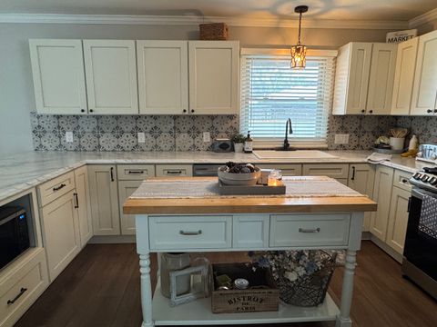 Tiny photo for 602 N Maple Street, Herscher, IL 60941 (MLS # 12527992)