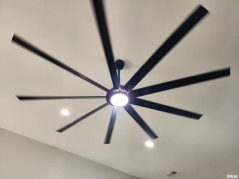 Tiny photo for 14063 N LINK Lane, Mt Vernon, IL 62864 (MLS # EB459293)