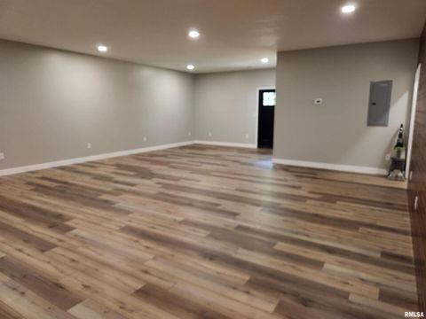 Tiny photo for 14063 N LINK Lane, Mt Vernon, IL 62864 (MLS # EB459293)