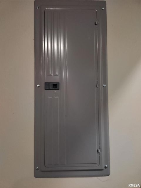 Tiny photo for 14063 N LINK Lane, Mt Vernon, IL 62864 (MLS # EB459293)