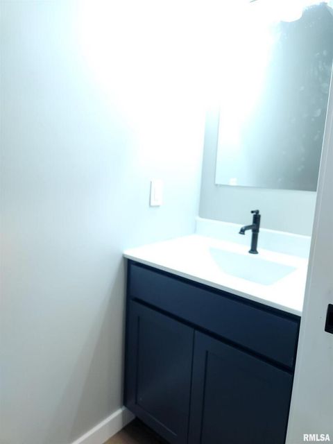 Tiny photo for 14063 N LINK Lane, Mt Vernon, IL 62864 (MLS # EB459293)