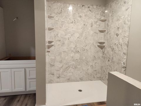 Tiny photo for 14063 N LINK Lane, Mt Vernon, IL 62864 (MLS # EB459293)